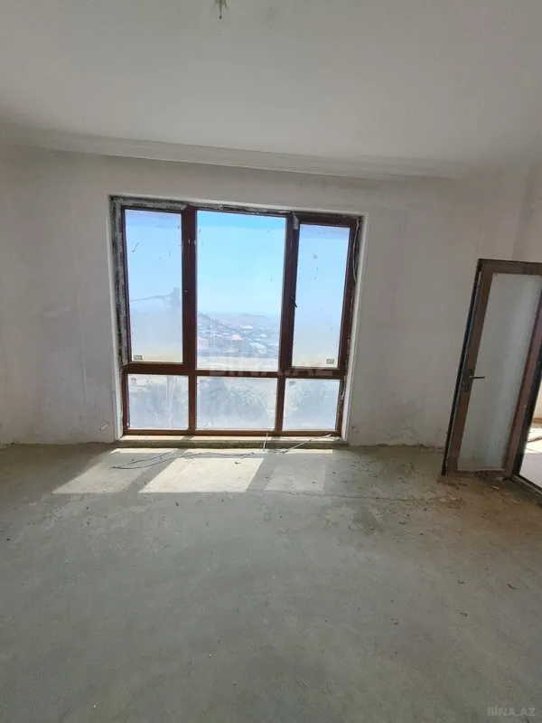 Satılır 3 otaqlı mənzil 110 m²