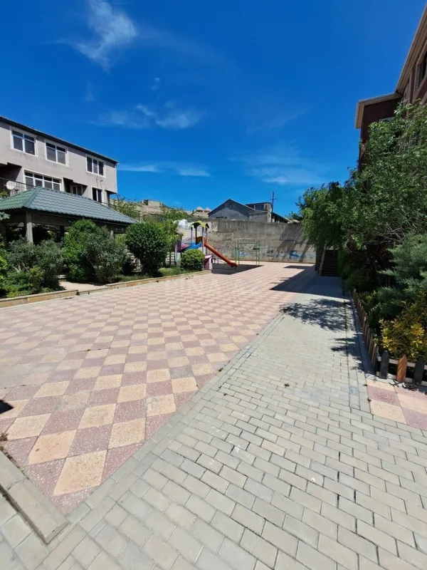 Satılır 3 otaqlı mənzil 110 m²