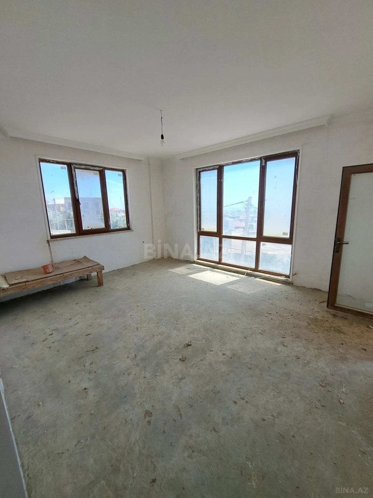 Satılır 3 otaqlı mənzil 110 m²