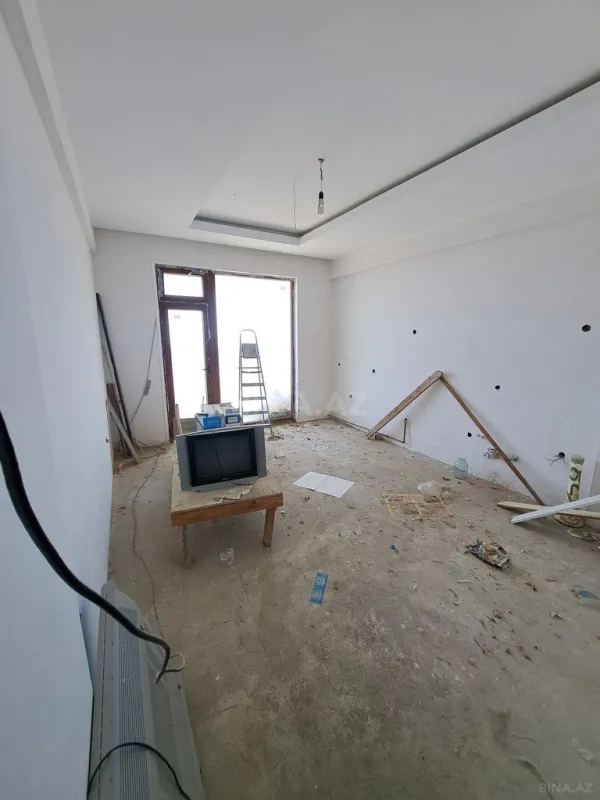 Satılır 3 otaqlı mənzil 110 m²