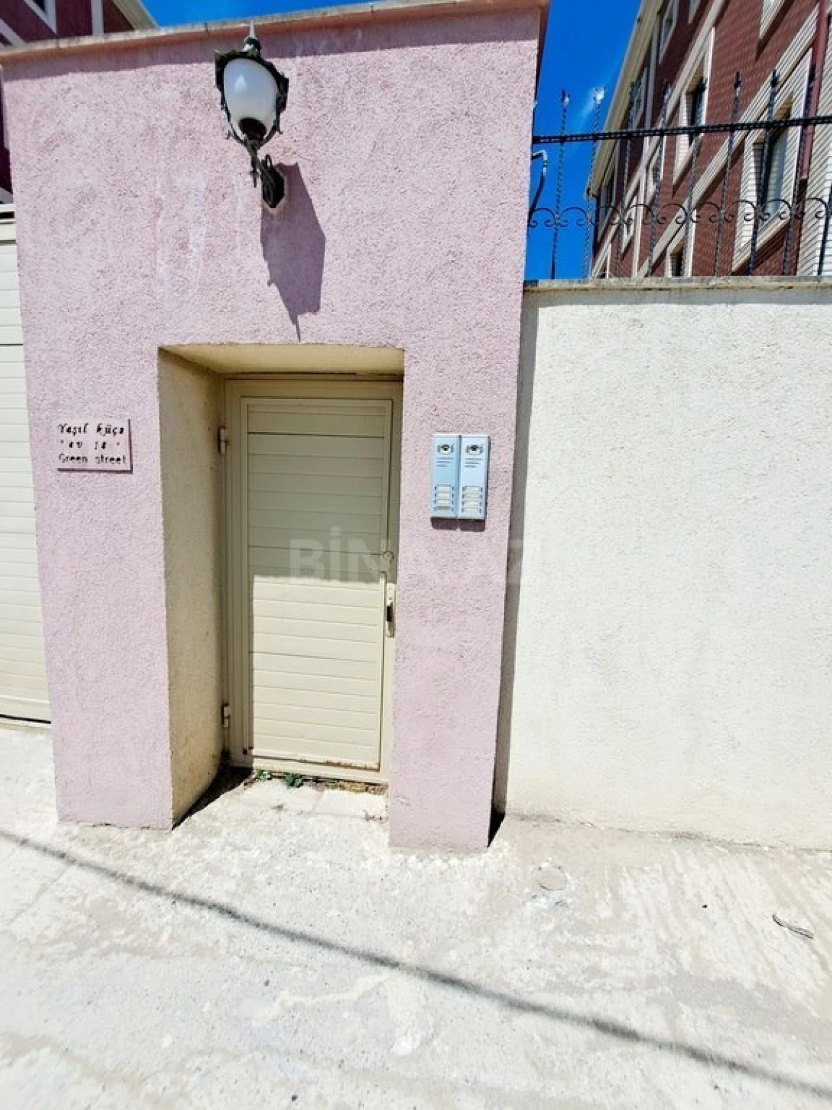 Satılır 3 otaqlı mənzil 110 m²
