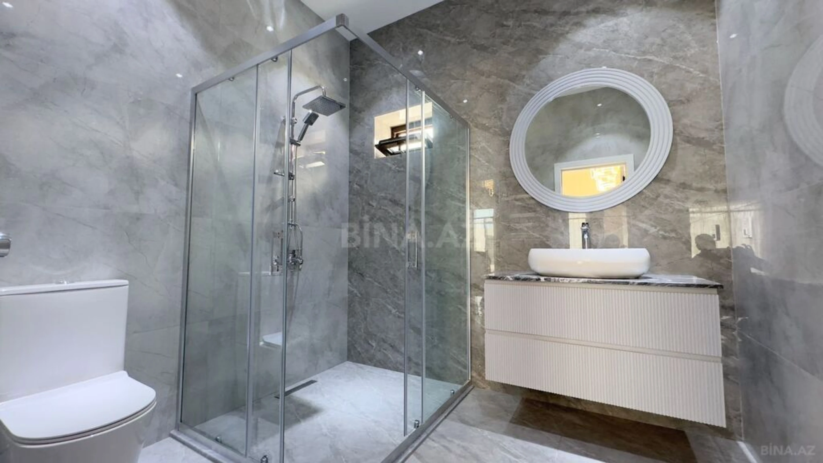 Satılır 4 otaqlı həyət evi 200 m²