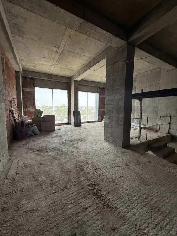 Satılır obyekt 410 m²