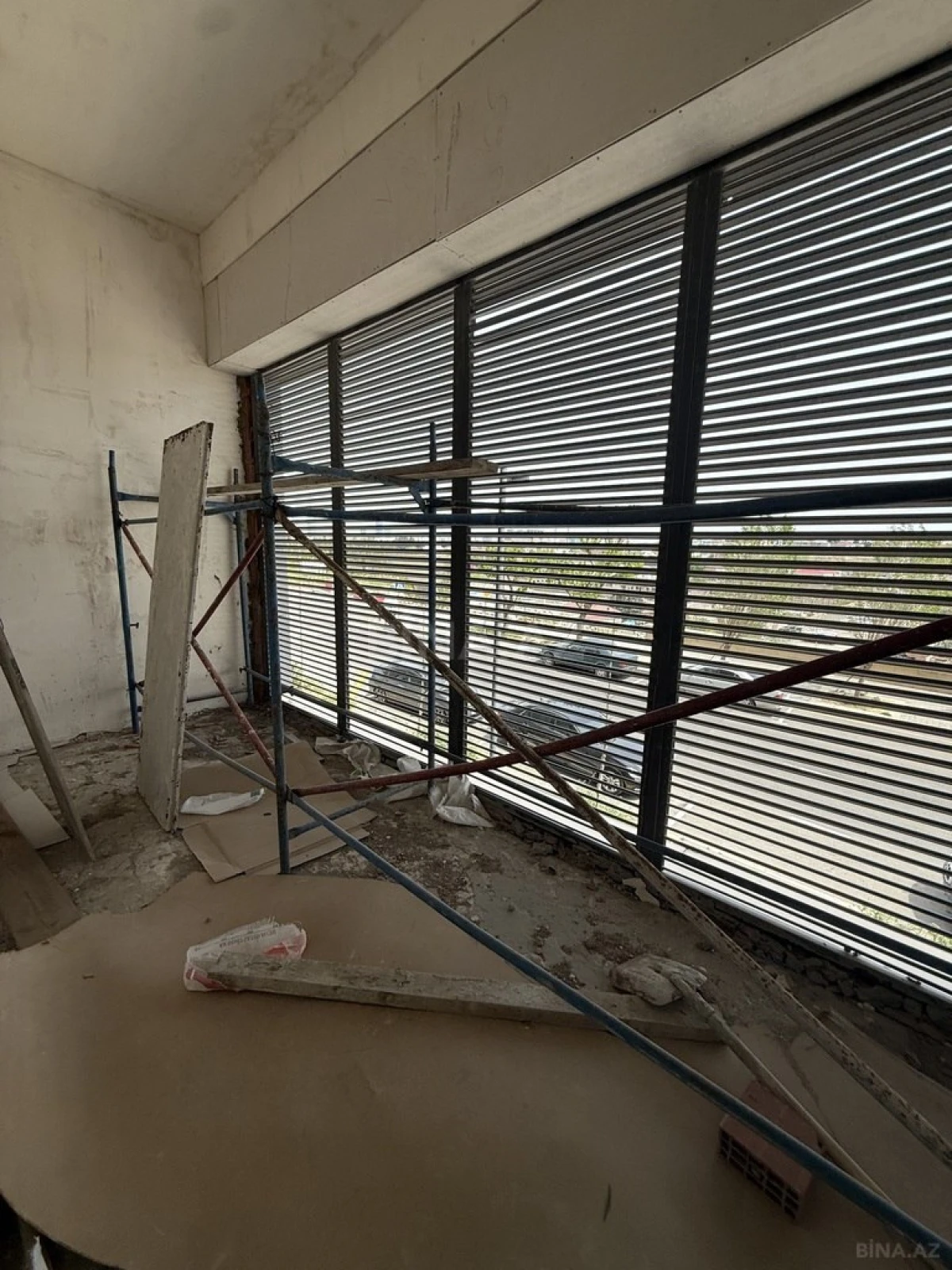 Satılır obyekt 410 m²