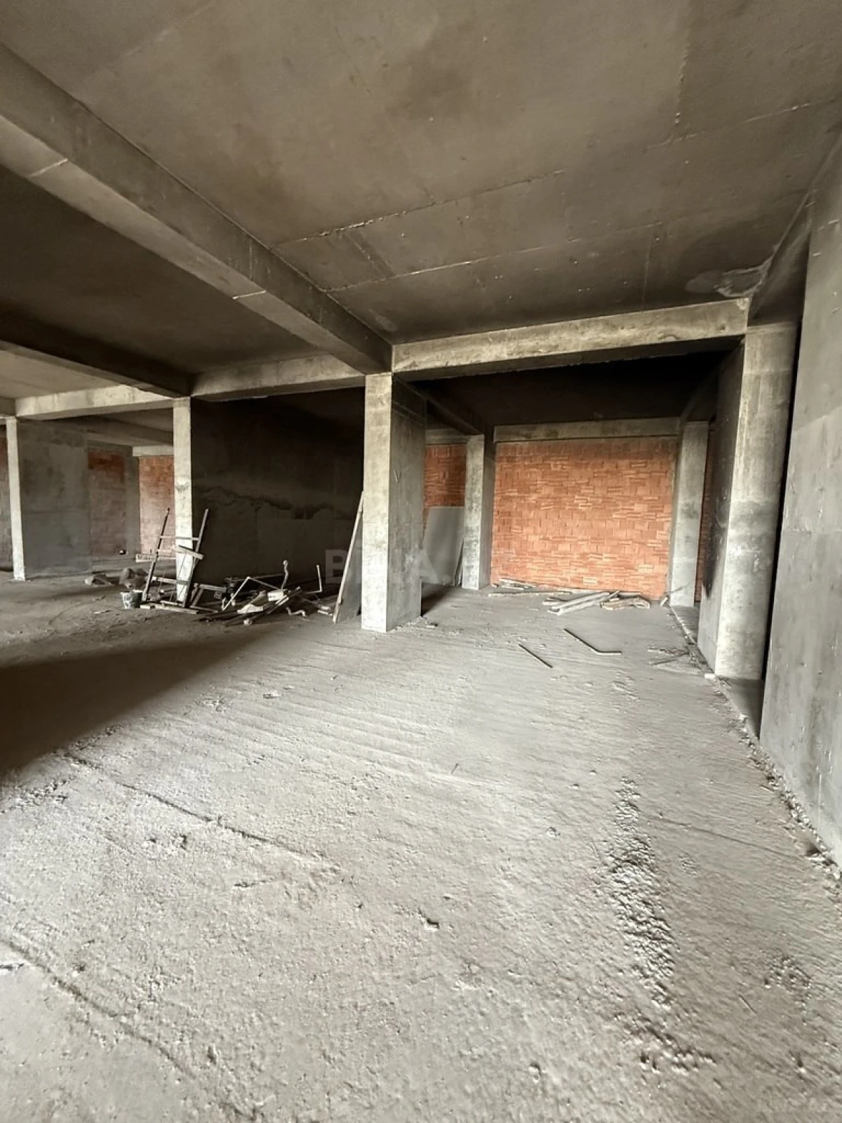 Satılır obyekt 410 m²