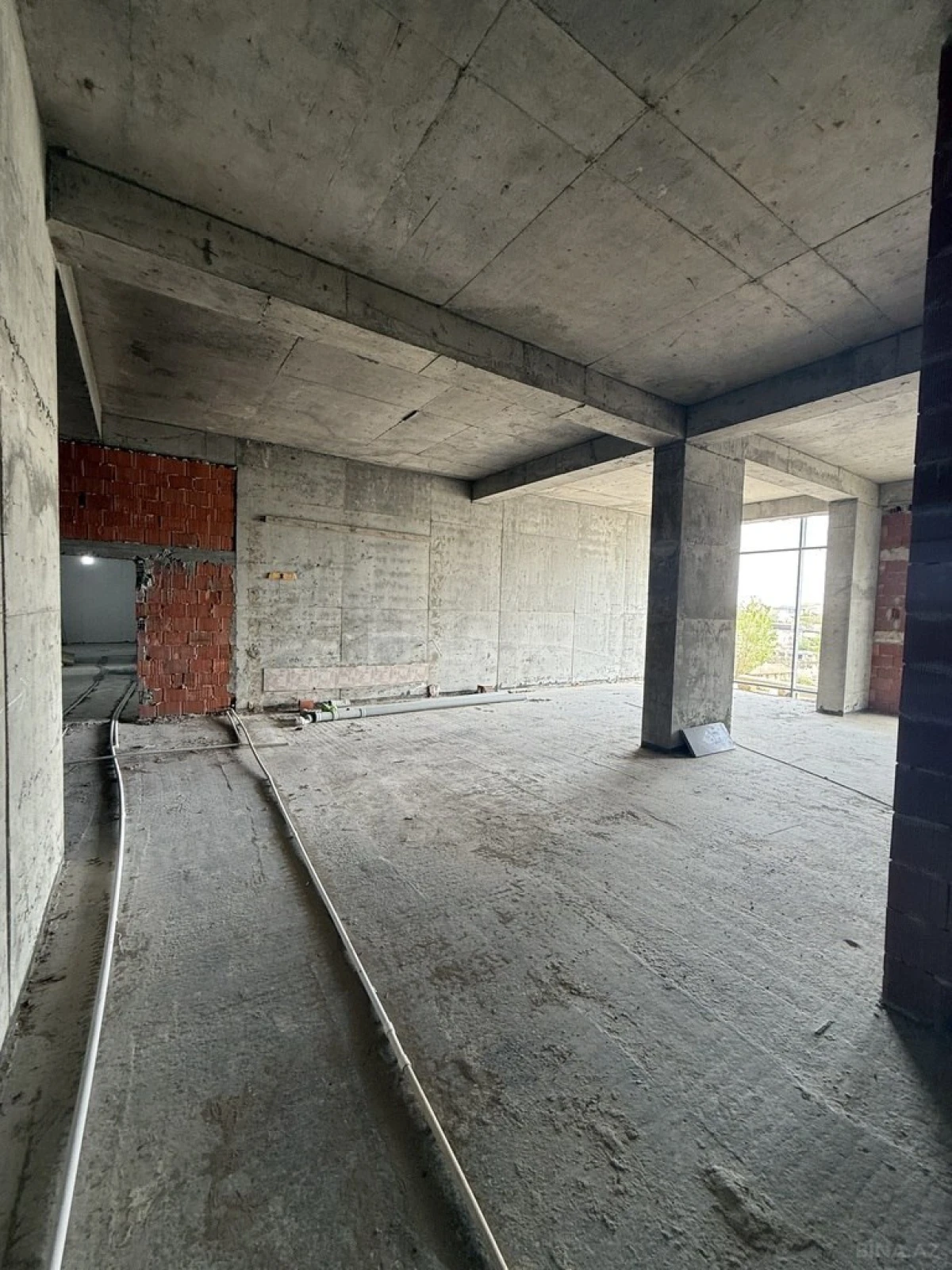 Satılır obyekt 410 m²