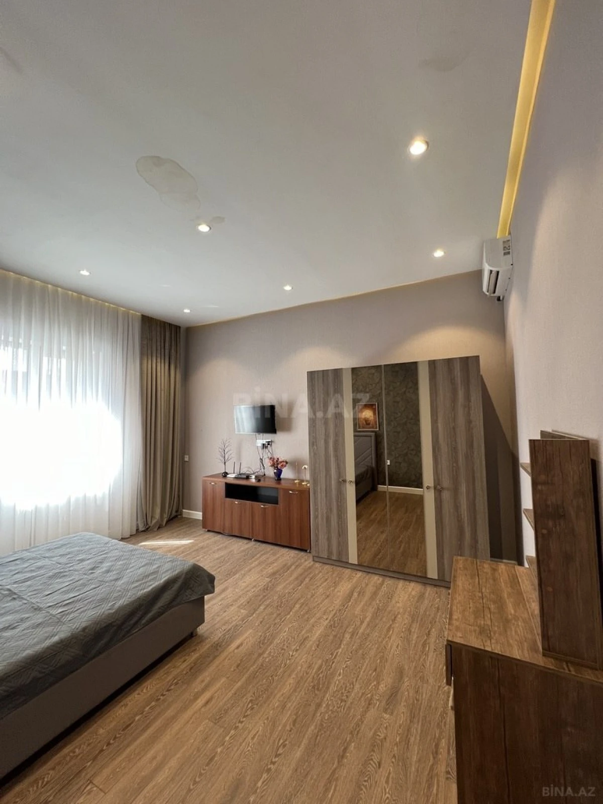Kirayə verilir 4 otaqlı həyət evi 260 m²