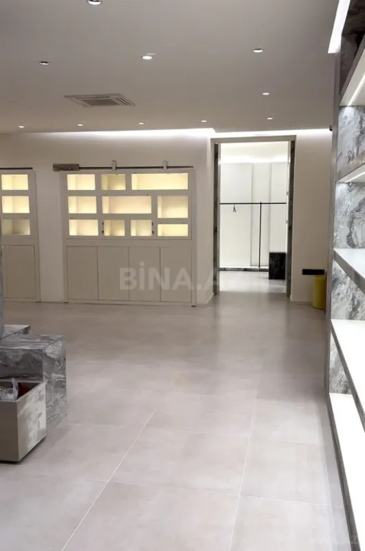 Satılır obyekt 260 m²