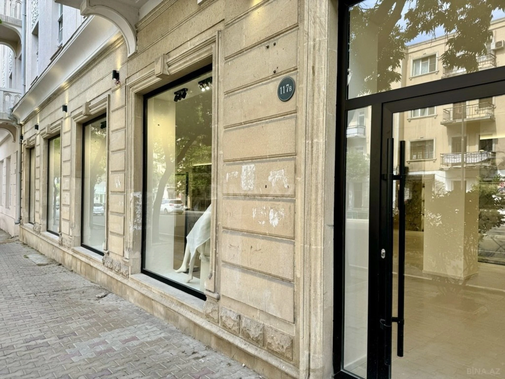 Satılır obyekt 260 m²