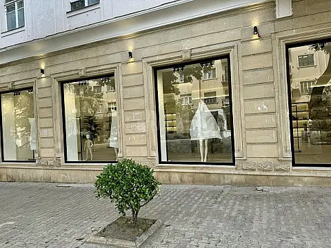 Satılır obyekt 260 m²