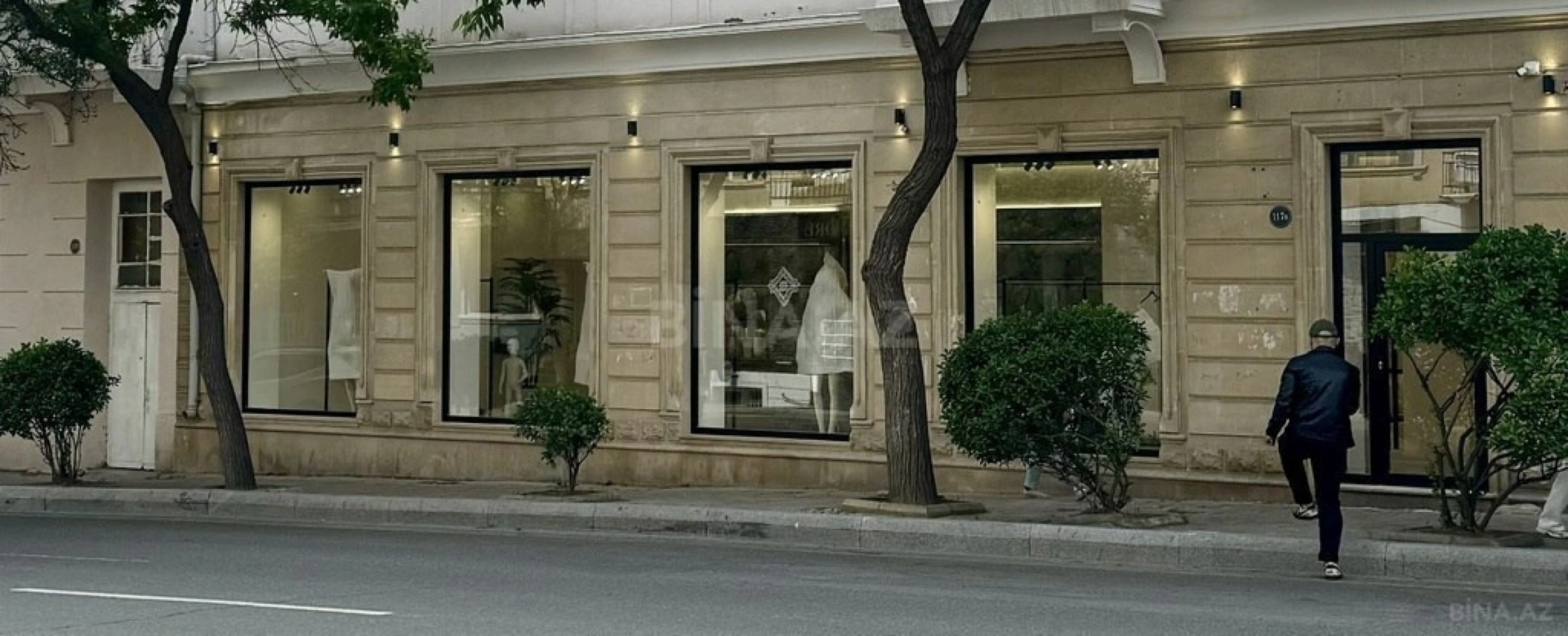 Satılır obyekt 260 m²