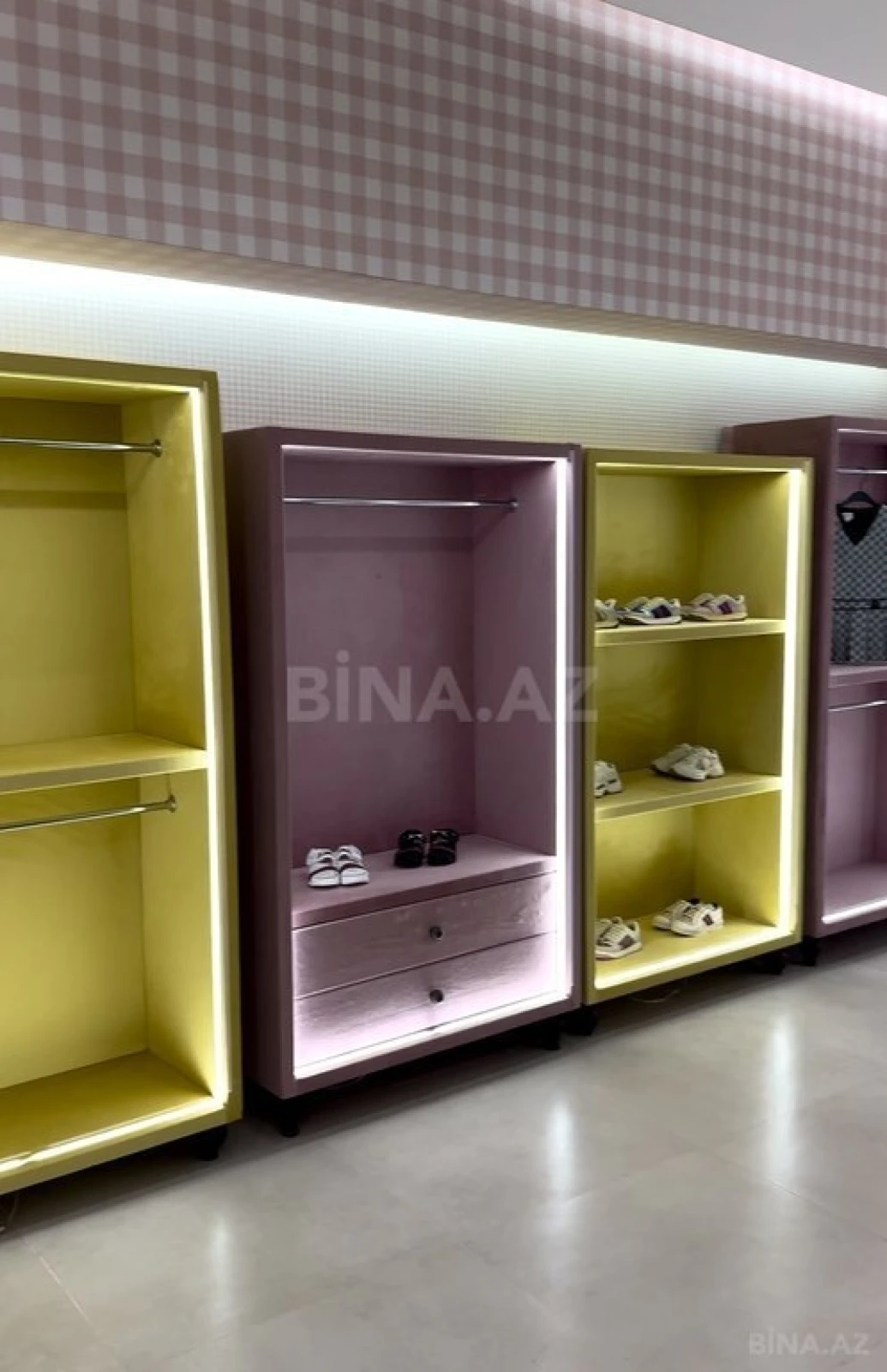 Satılır obyekt 260 m²