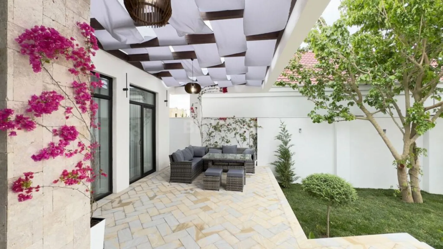 Satılır 5 otaqlı həyət evi 220 m²