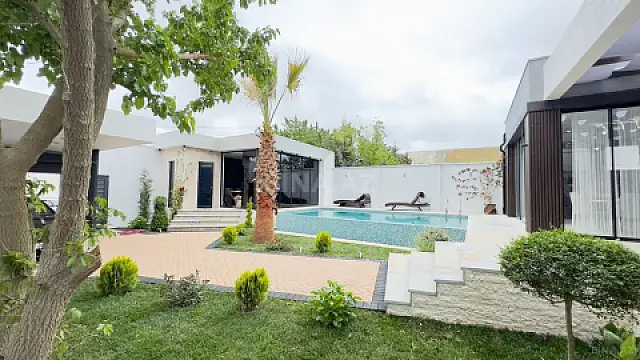 Satılır 5 otaqlı həyət evi 220 m²