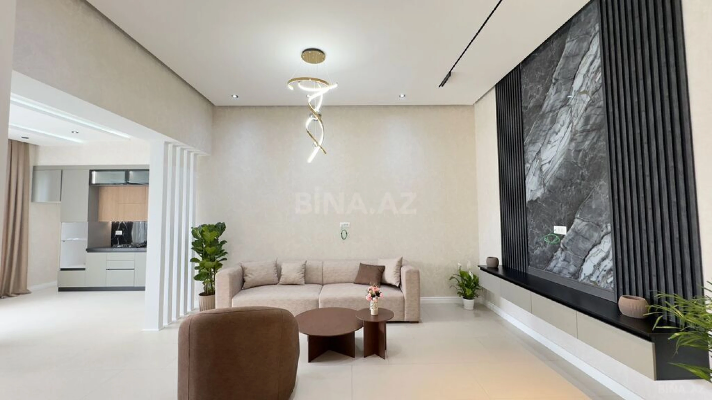 Satılır 5 otaqlı həyət evi 220 m²