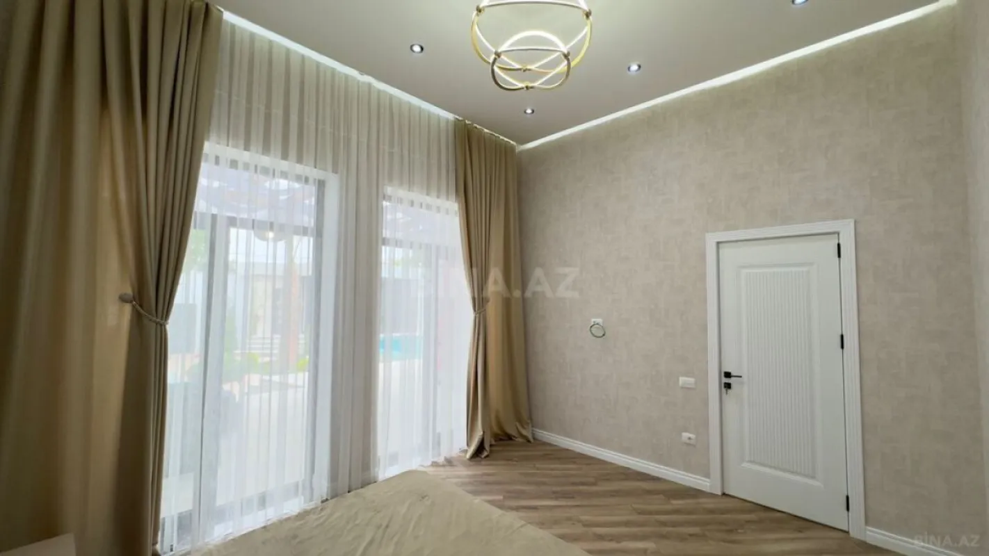 Satılır 5 otaqlı həyət evi 220 m²