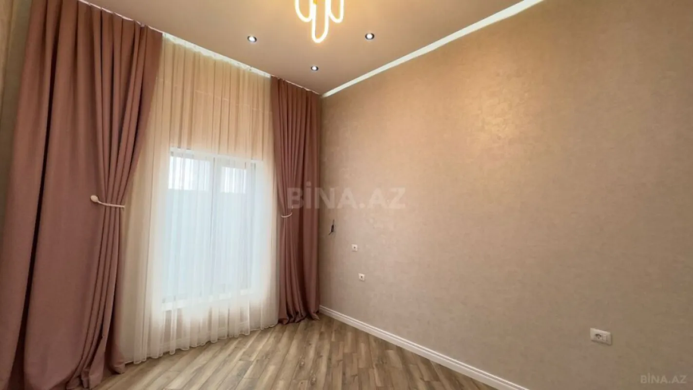 Satılır 5 otaqlı həyət evi 220 m²