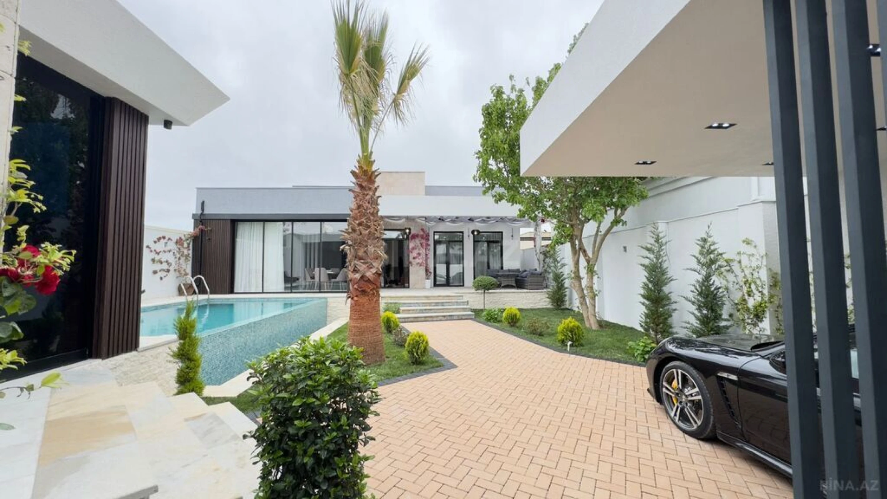 Satılır 5 otaqlı həyət evi 220 m²