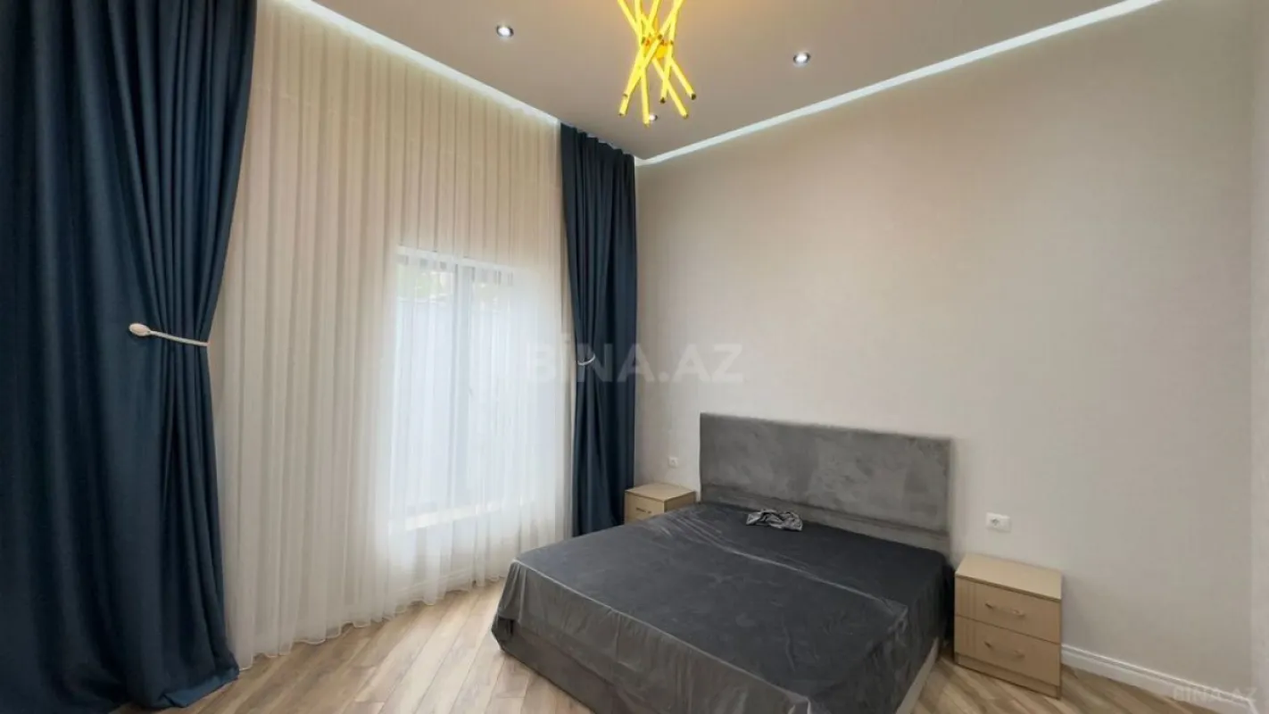 Satılır 5 otaqlı həyət evi 220 m²