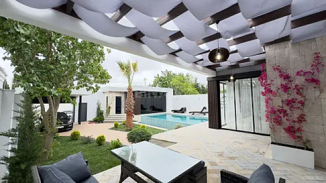 Satılır 5 otaqlı həyət evi 220 m²