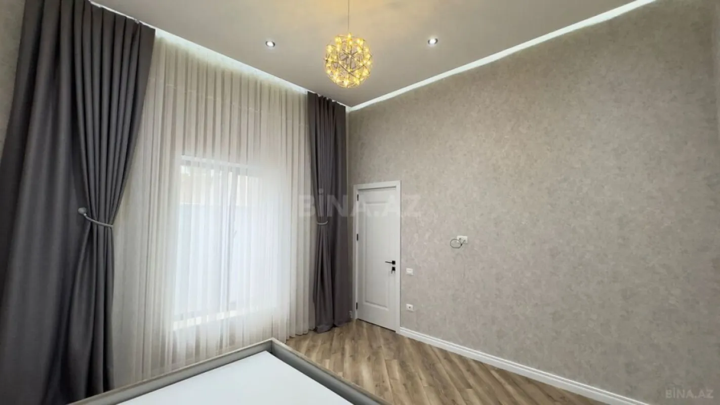 Satılır 5 otaqlı həyət evi 220 m²