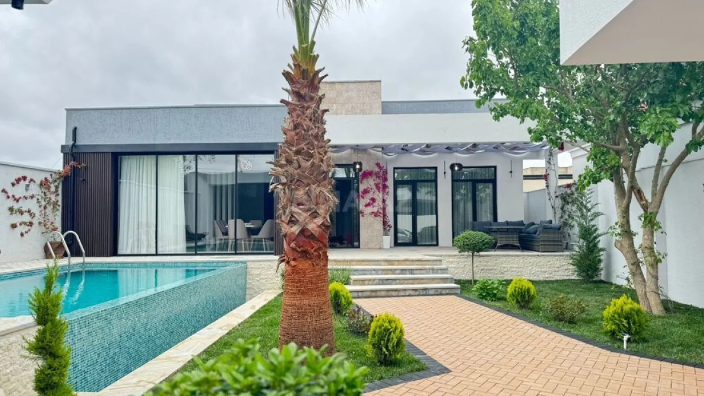 Satılır 5 otaqlı həyət evi 220 m²