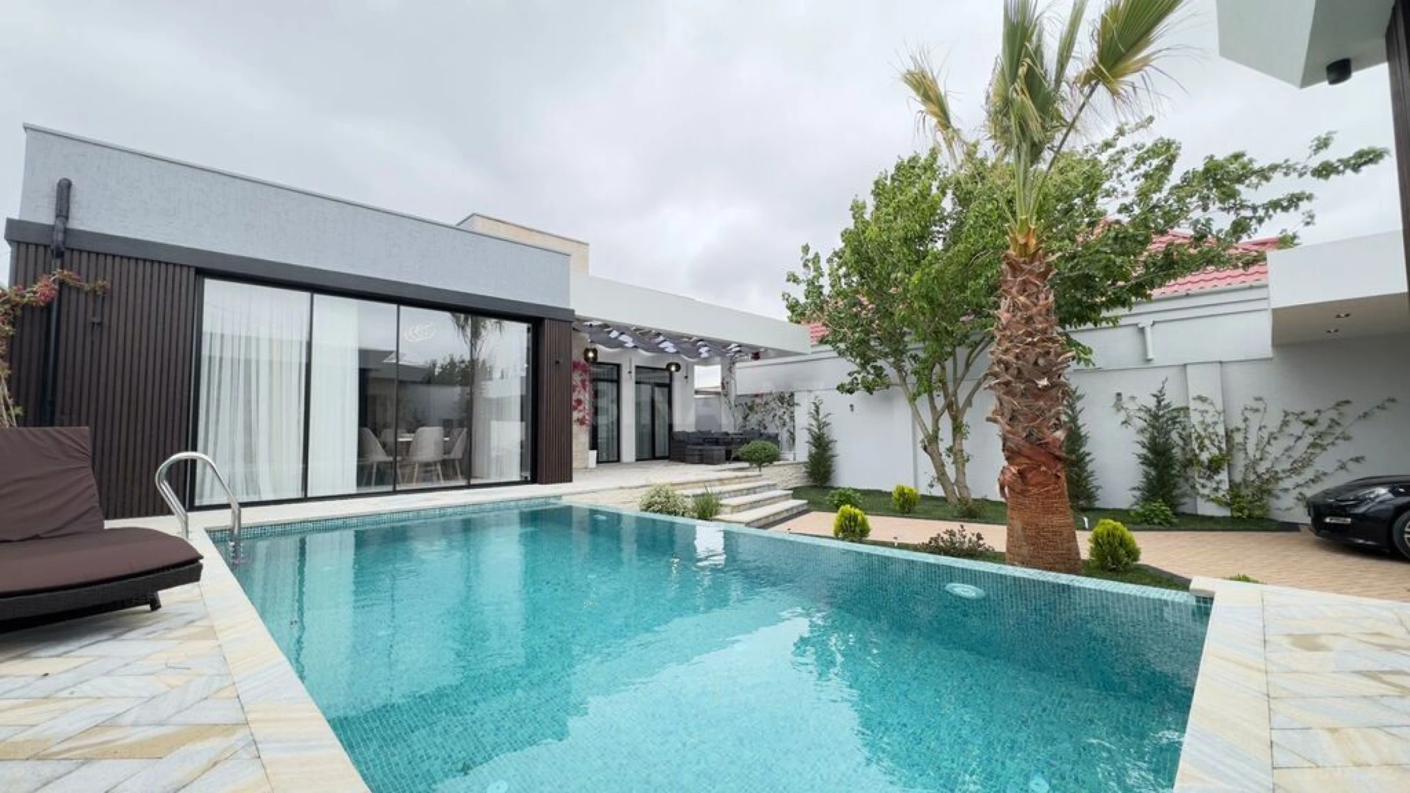 Satılır 5 otaqlı həyət evi 220 m²