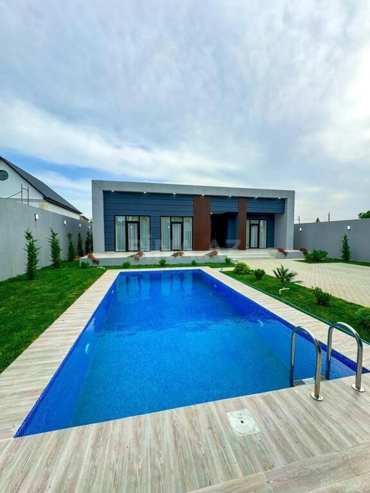 Satılır 4 otaqlı həyət evi 160 m²