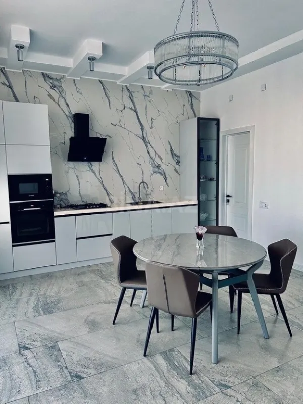 Kirayə verilir 4 otaqlı həyət evi 220 m²