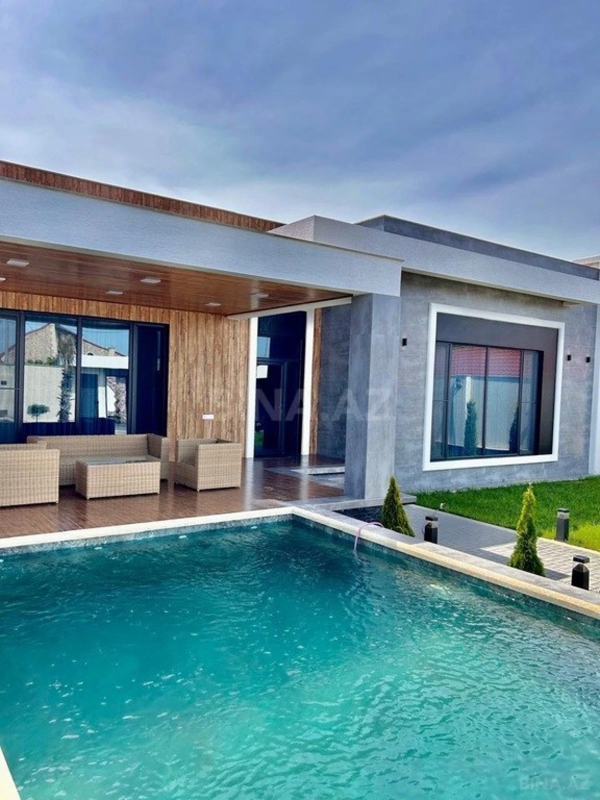 Kirayə verilir 4 otaqlı həyət evi 220 m²