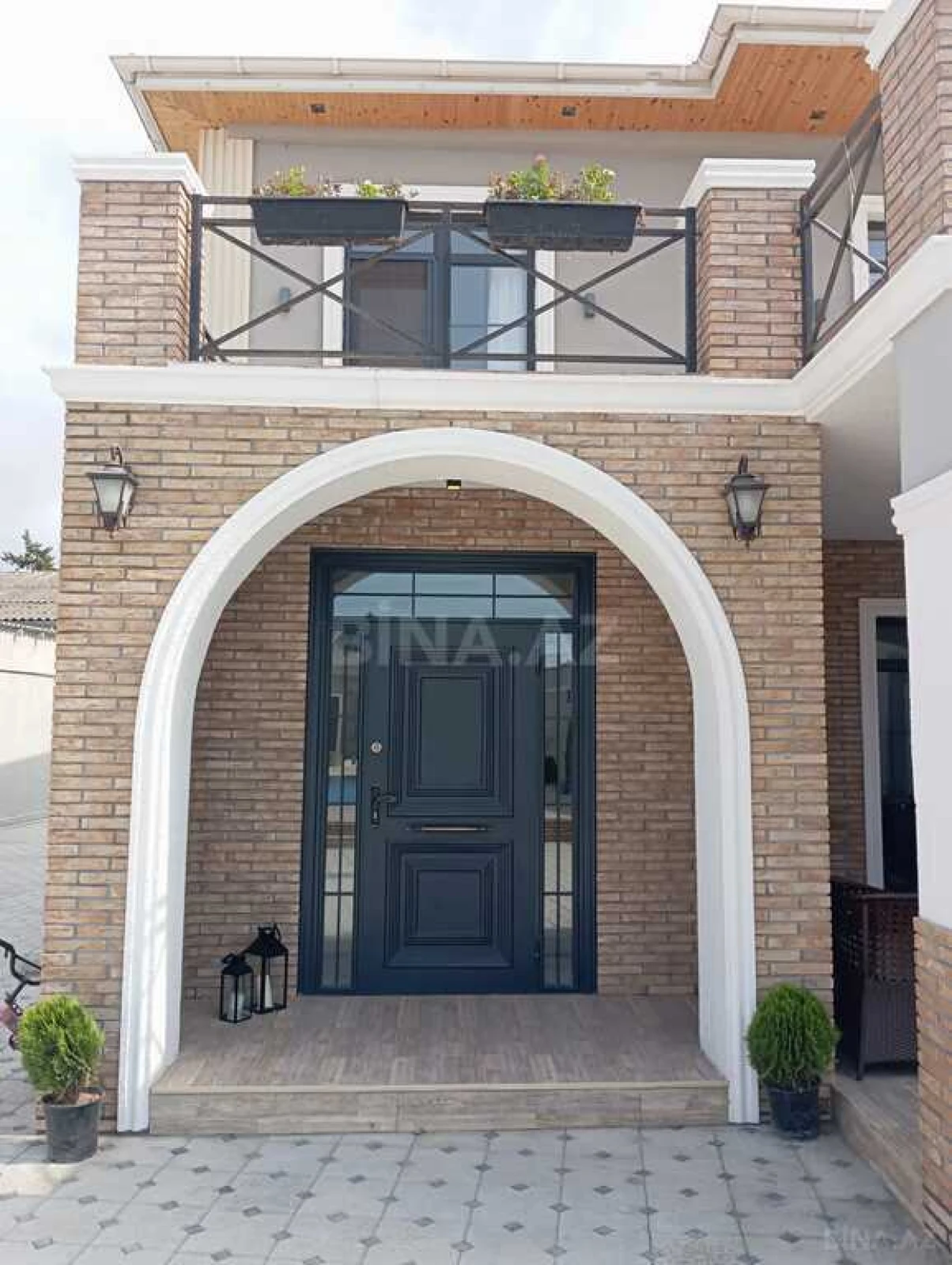 Satılır 5 otaqlı həyət evi 210 m²