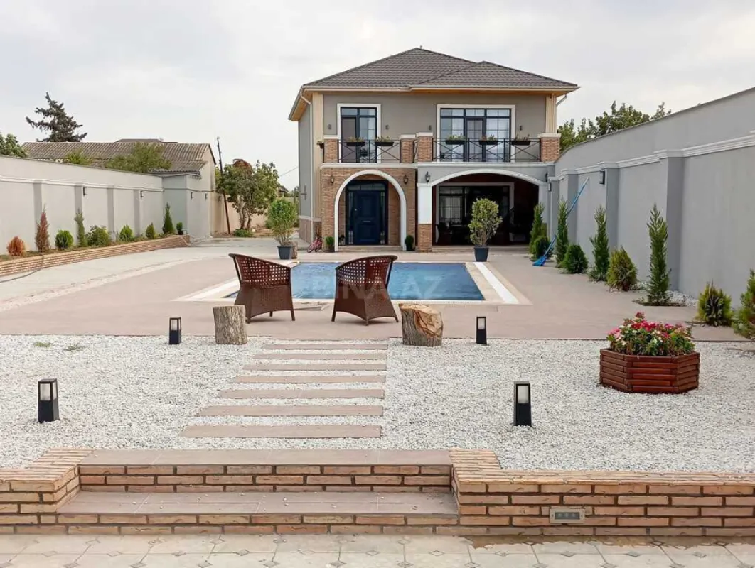 Satılır 5 otaqlı həyət evi 210 m²