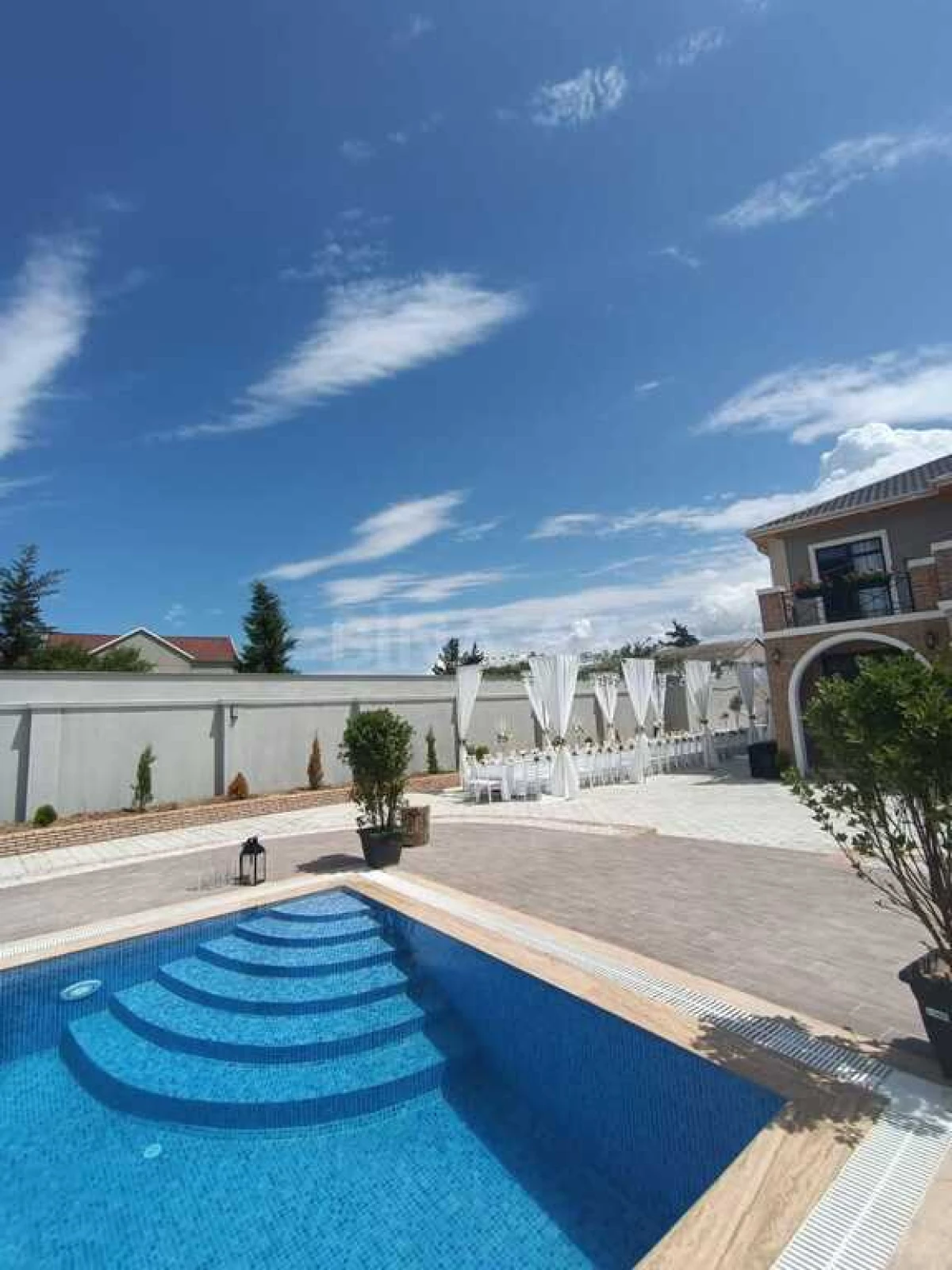 Satılır 5 otaqlı həyət evi 210 m²