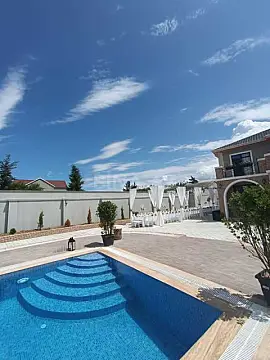 Satılır 5 otaqlı həyət evi 210 m²