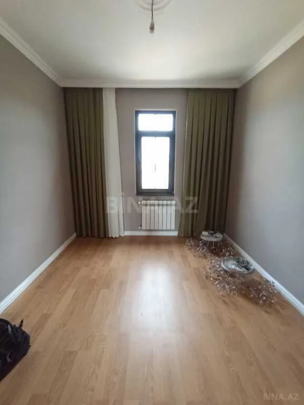 Satılır 5 otaqlı həyət evi 210 m²