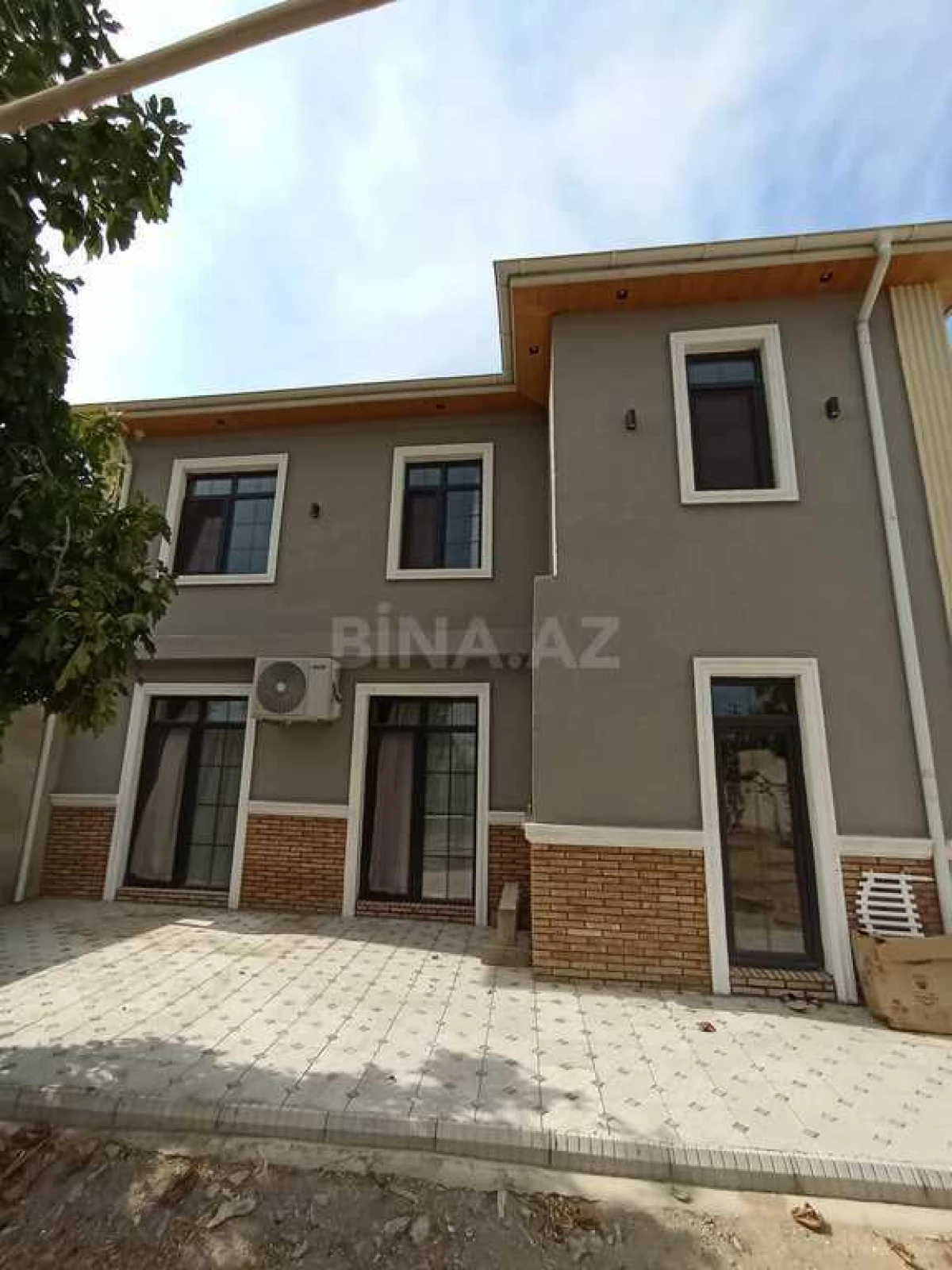 Satılır 5 otaqlı həyət evi 210 m²