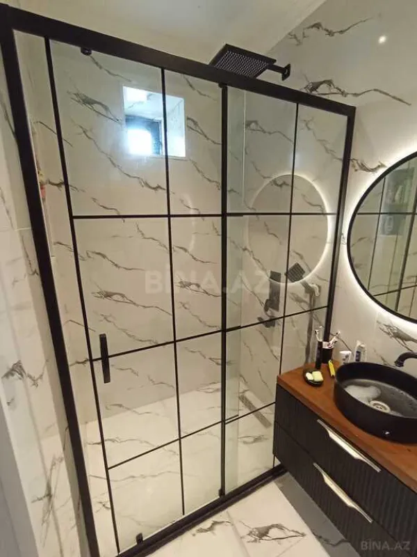 Satılır 5 otaqlı həyət evi 210 m²