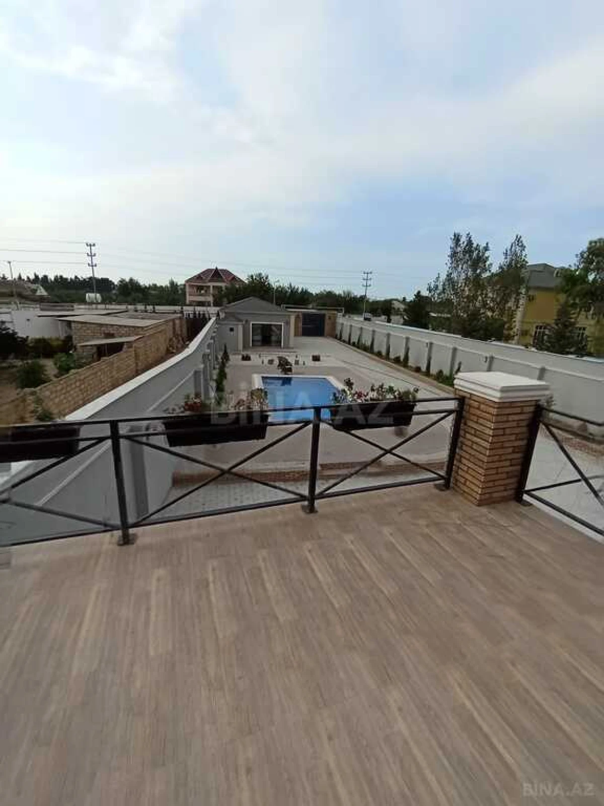 Satılır 5 otaqlı həyət evi 210 m²