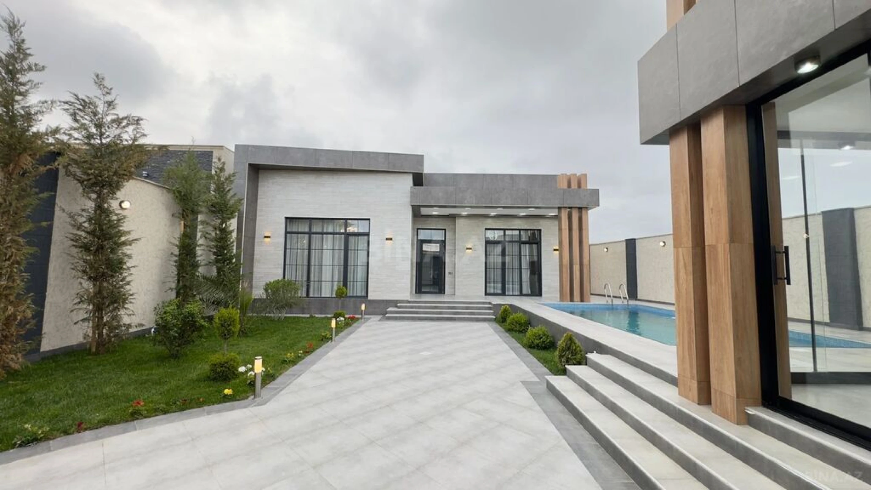 Satılır 4 otaqlı həyət evi 160 m²