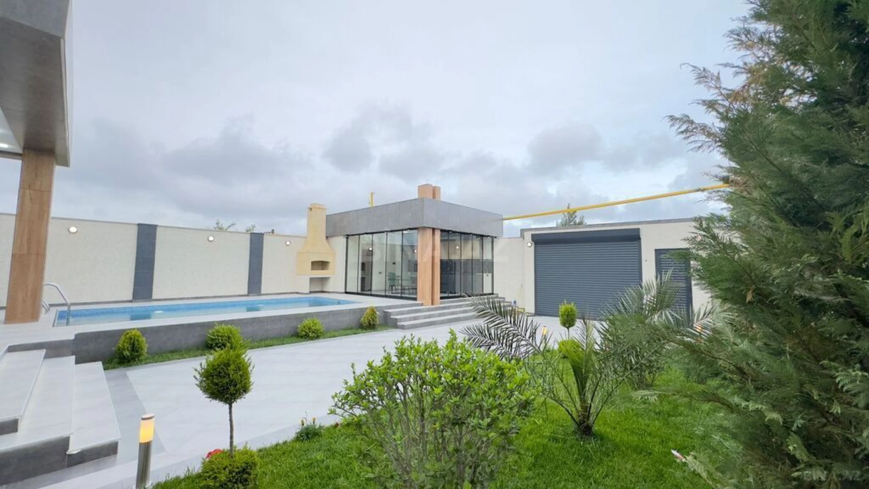 Satılır 4 otaqlı həyət evi 160 m²