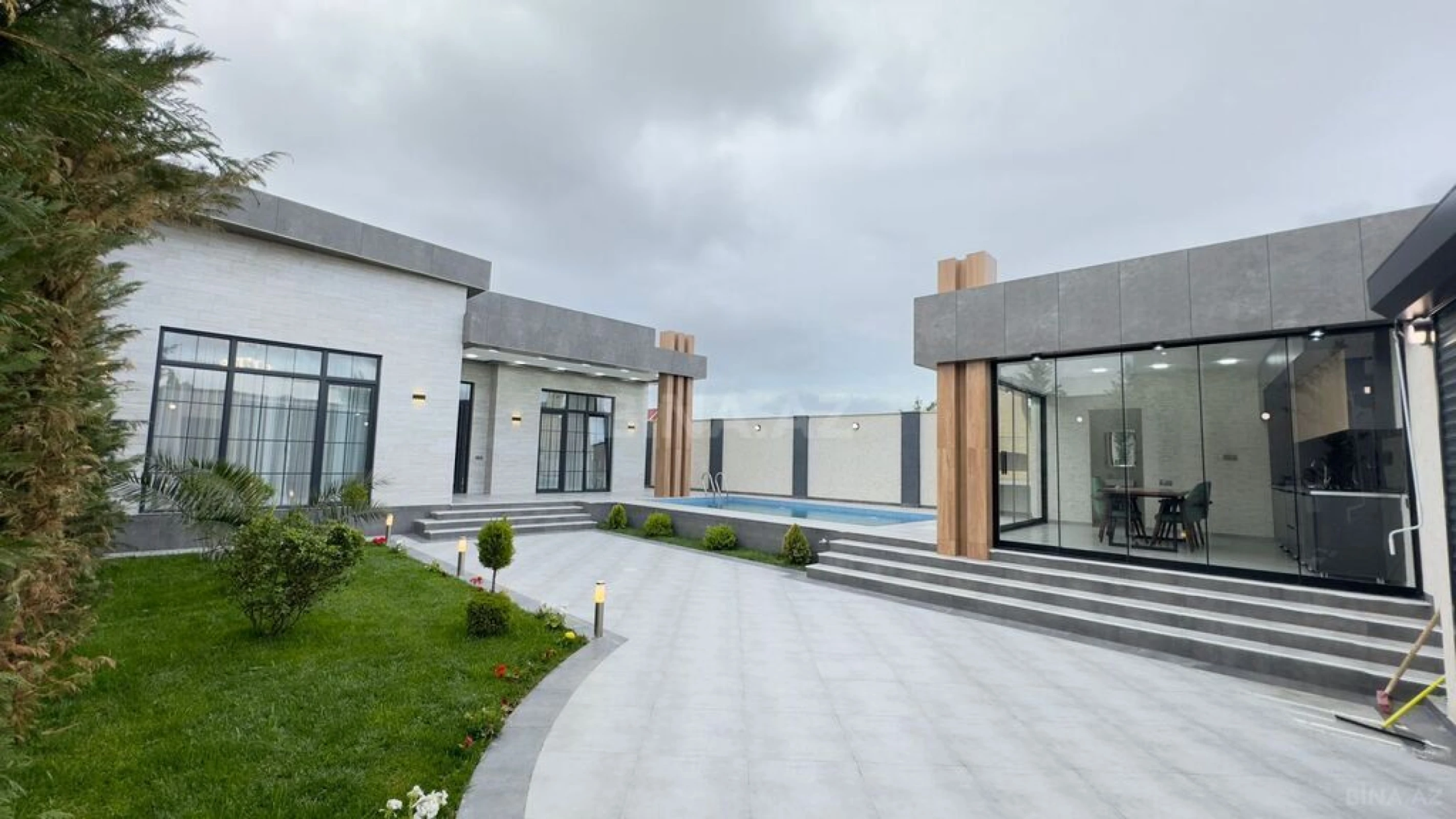 Satılır 4 otaqlı həyət evi 160 m²