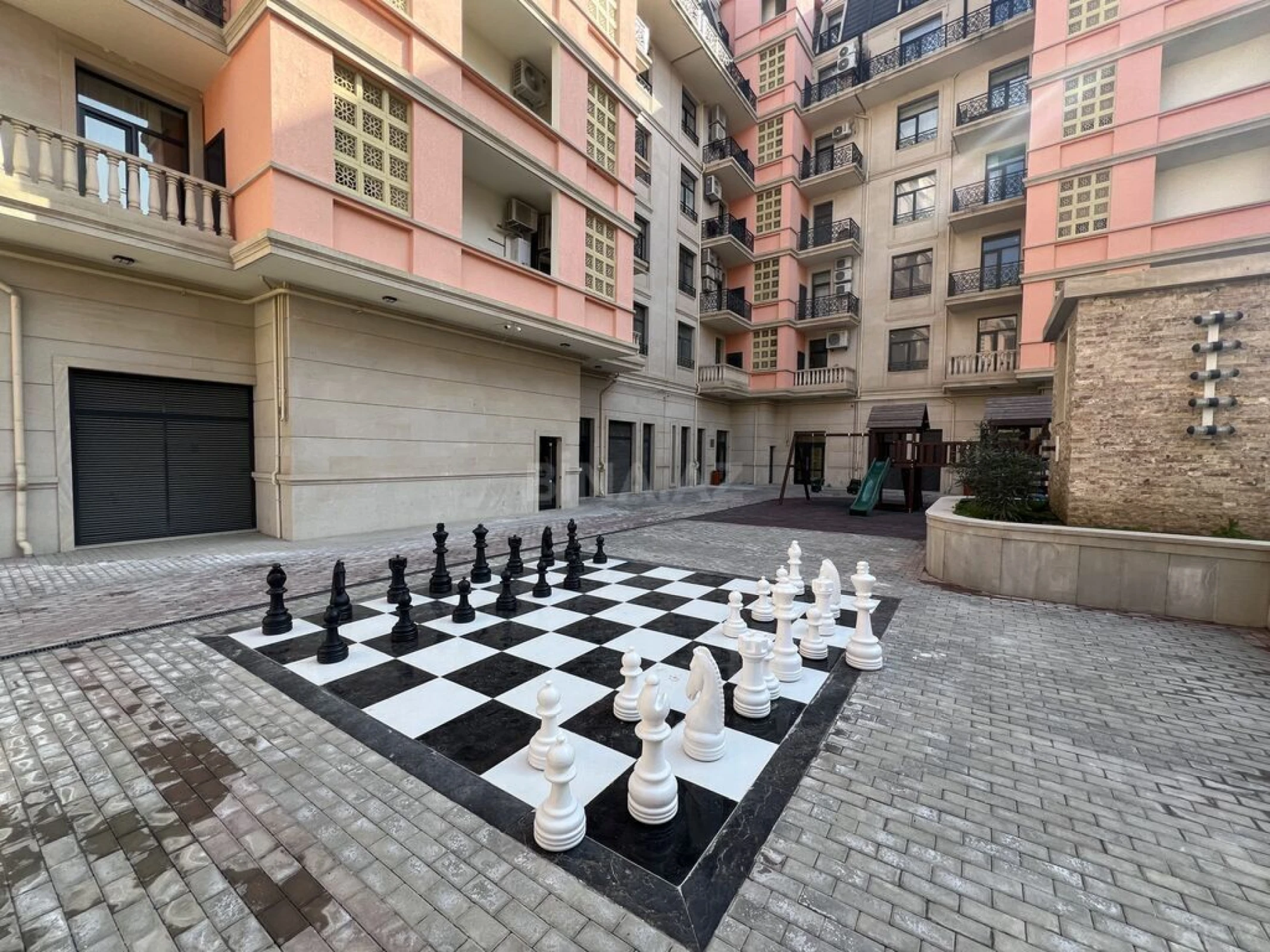 Satılır 3 otaqlı mənzil 117 m²