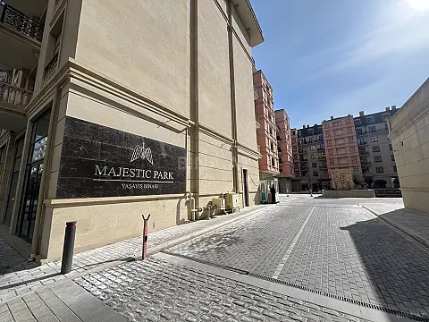 Satılır 3 otaqlı mənzil 117 m²