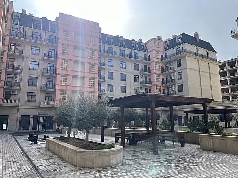 Satılır 3 otaqlı mənzil 117 m²