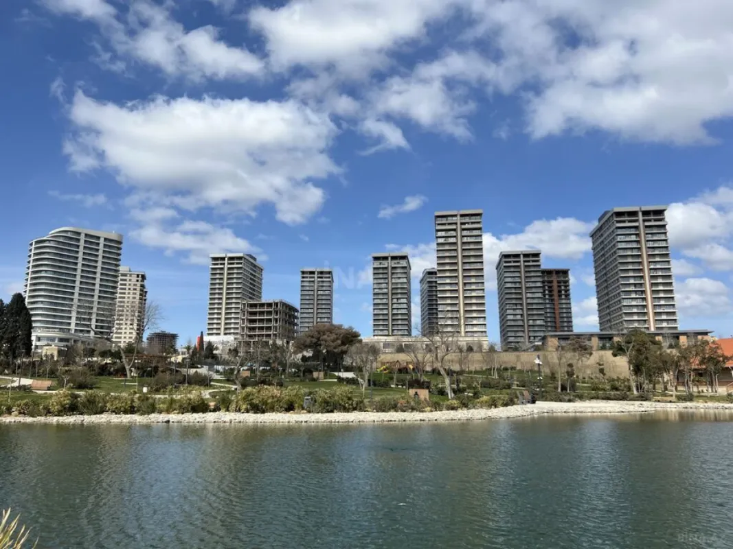 Satılır 4 otaqlı mənzil 161 m²