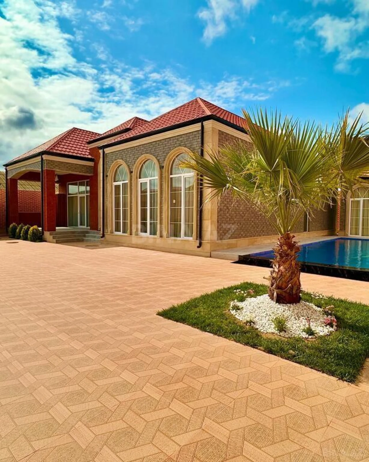 Satılır 4 otaqlı həyət evi 230 m²