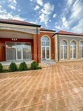 Satılır 4 otaqlı həyət evi 230 m²
