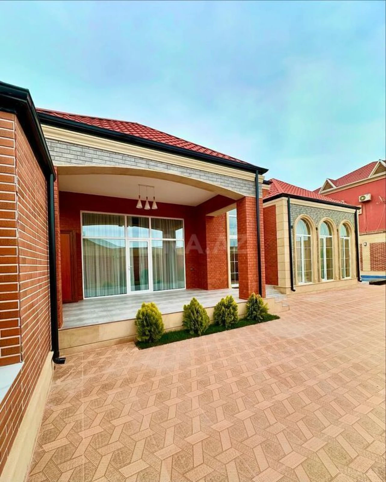 Satılır 4 otaqlı həyət evi 230 m²