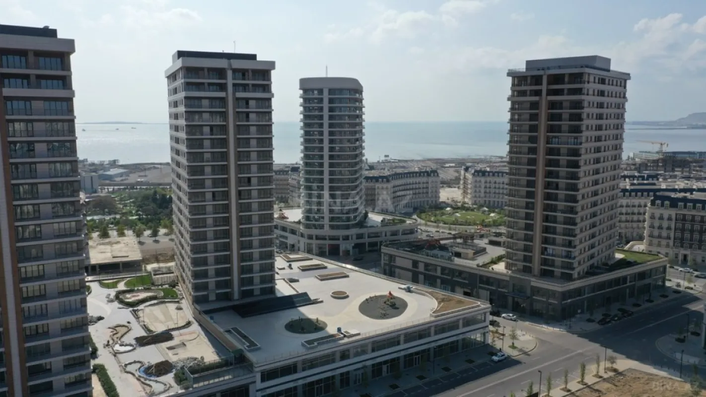 Satılır 3 otaqlı mənzil 135 m²