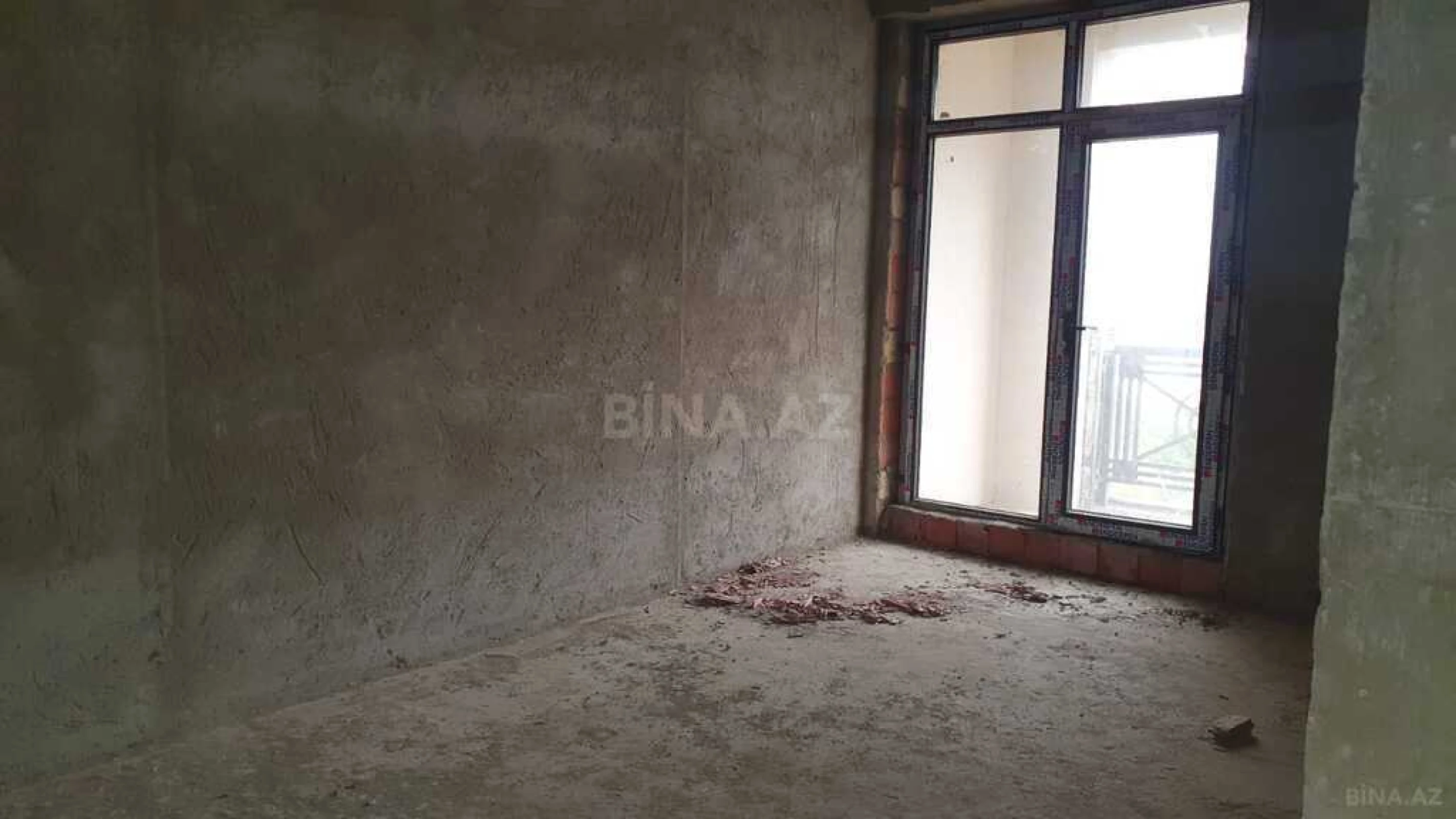 Satılır 3 otaqlı mənzil 169 m²